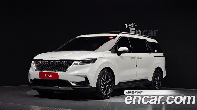 Kia Canival 2023 — photo 1