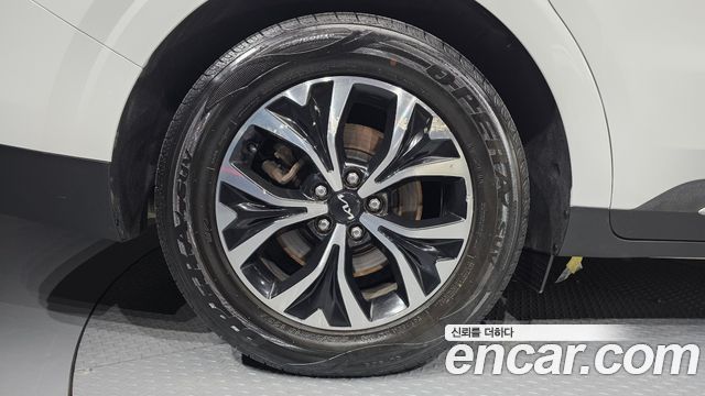 Kia Canival 2023 — photo 5