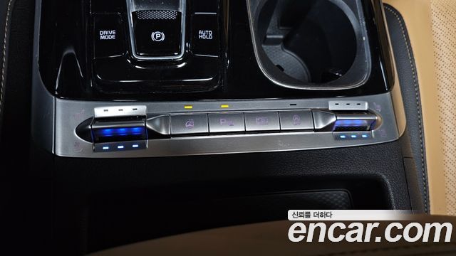 Kia Canival 2023 — photo 16