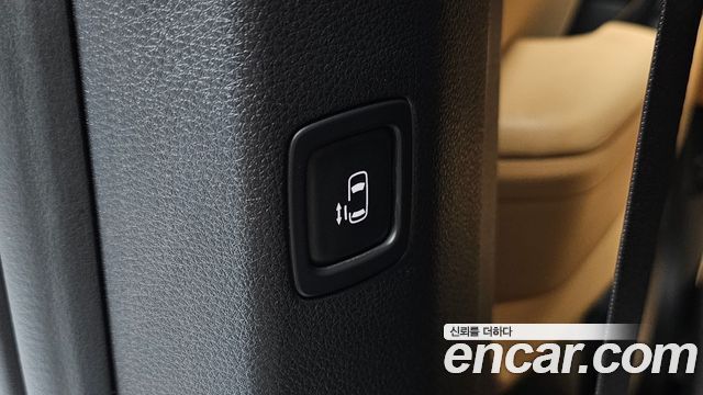Kia Canival 2023 — photo 18