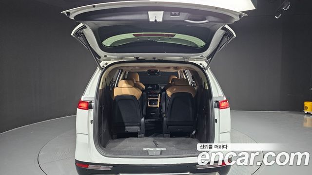 Kia Canival 2023 — photo 20