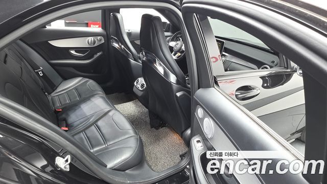 Mercedes-Benz C-Class 2018 — photo 17