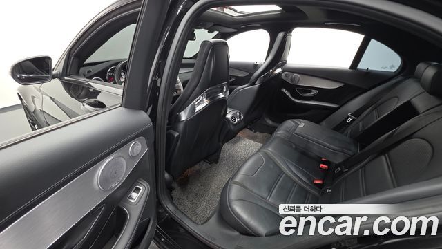 Mercedes-Benz C-Class 2018 — photo 18