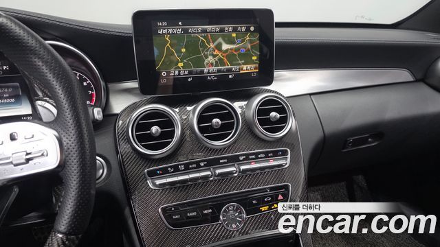Mercedes-Benz C-Class 2018 — photo 19