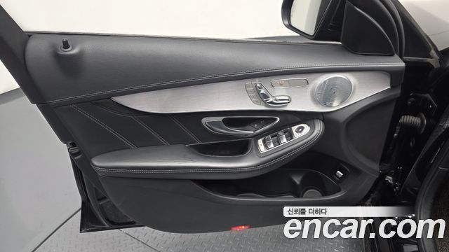 Mercedes-Benz C-Class 2018 — photo 14