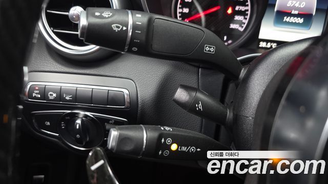 Mercedes-Benz C-Class 2018 — photo 27