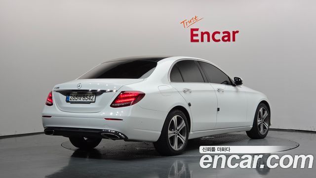 Mercedes-Benz E-Class 2020 — photo 2