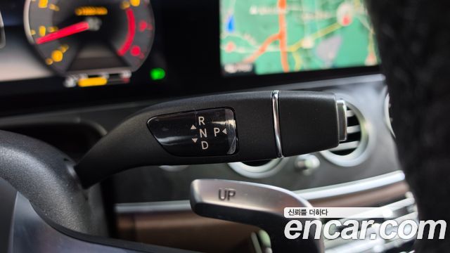 Mercedes-Benz E-Class 2020 — photo 9