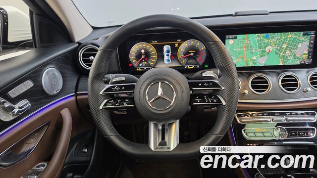 Mercedes-Benz E-Class 2020 — photo 13