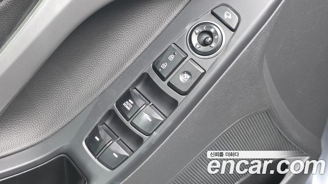 Hyundai AVANTE 2016 — photo 12