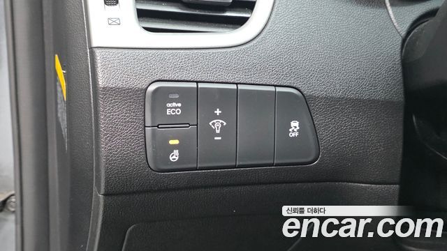 Hyundai AVANTE 2016 — photo 13