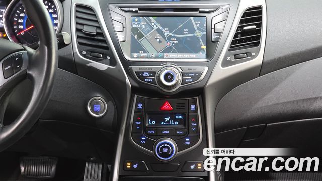 Hyundai AVANTE 2016 — photo 16