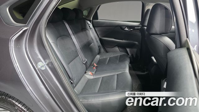 Kia K3 2023 — photo 18