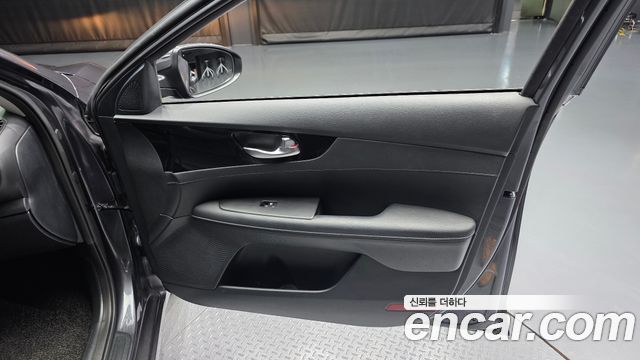 Kia K3 2023 — photo 15