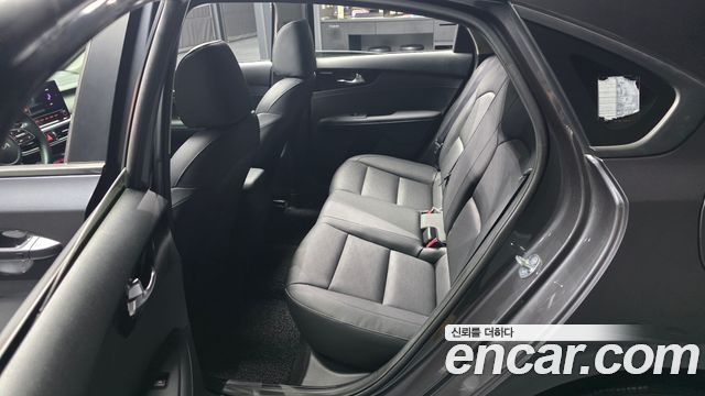 Kia K3 2023 — photo 16