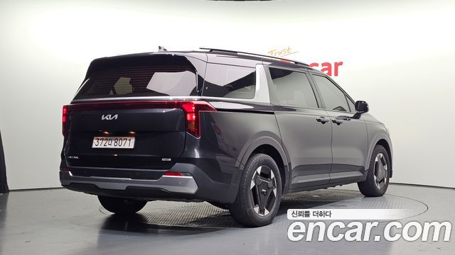 Kia Canival 2025 — photo 2