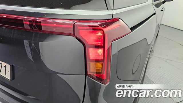 Kia Canival 2025 — photo 9