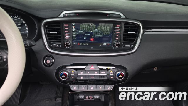 Kia Sorento 2016 — photo 19