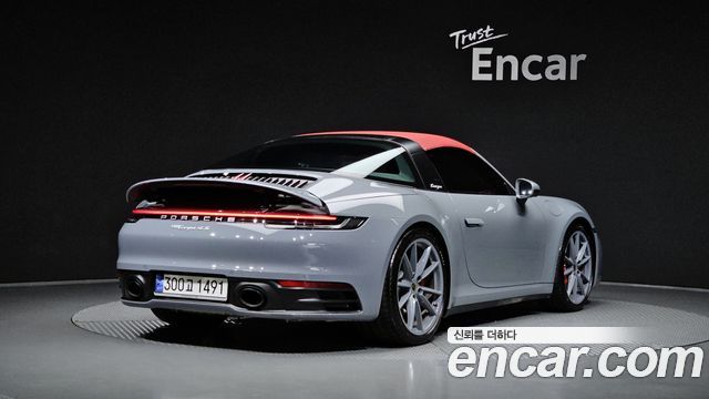 Porsche 911 2024 — photo 2