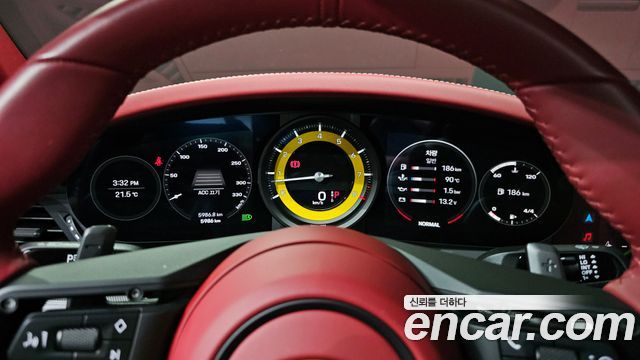 Porsche 911 2024 — photo 11
