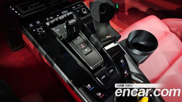 Porsche 911 2024 — photo 12