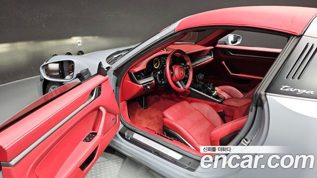 Porsche 911 2024 — photo 13