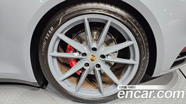 Porsche 911 2024 — photo 7
