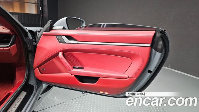 Porsche 911 2024 — photo 15
