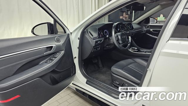 Hyundai Sonata 2022 — photo 10
