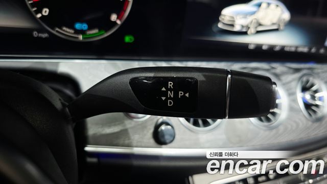 Mercedes-Benz CLS-Class 2020 — photo 12