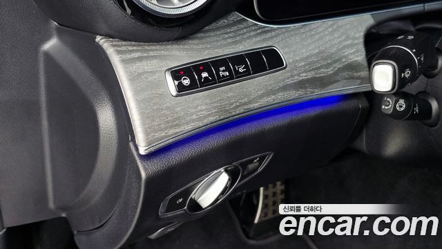 Mercedes-Benz CLS-Class 2020 — photo 26