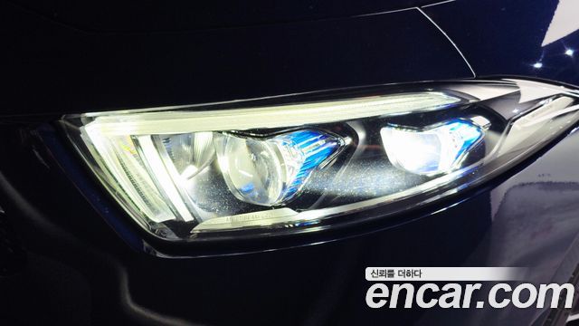 Mercedes-Benz CLS-Class 2020 — photo 8