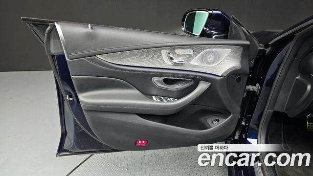 Mercedes-Benz CLS-Class 2020 — photo 14