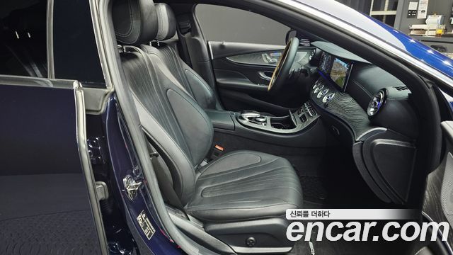 Mercedes-Benz CLS-Class 2020 — photo 16