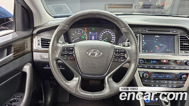 Hyundai Sonata 2016 — photo 12