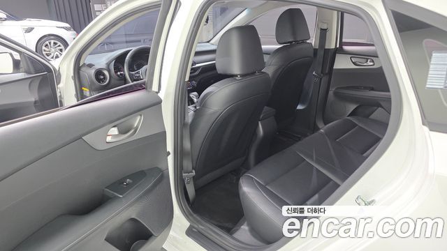 Kia K3 2020 — photo 17