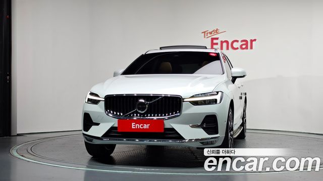 Volvo XC60 2023 — photo 3
