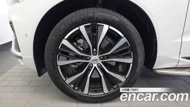 Volvo XC60 2023 — photo 5