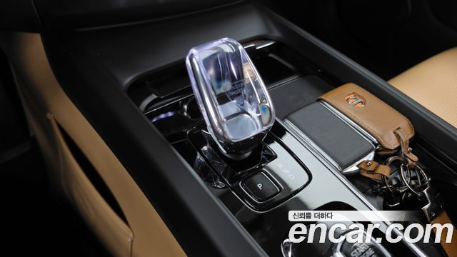 Volvo XC60 2023 — photo 12