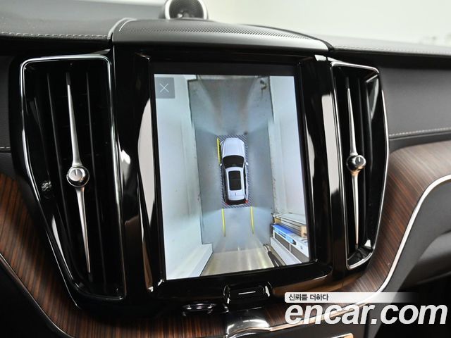 Volvo XC60 2023 — photo 24