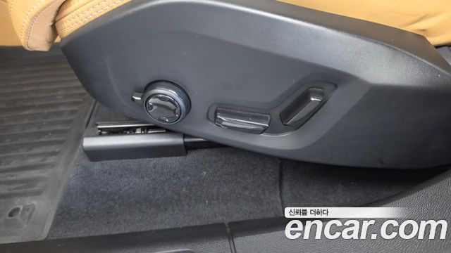 Volvo XC60 2023 — photo 26