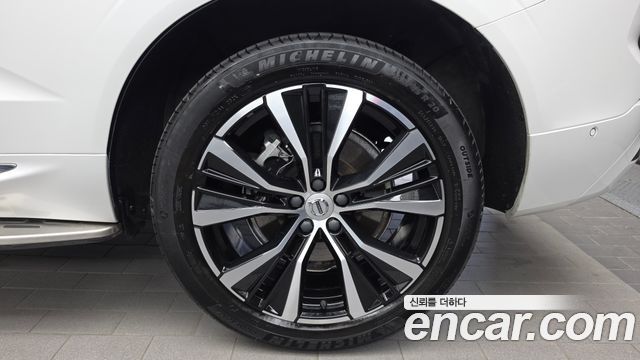 Volvo XC60 2023 — photo 7