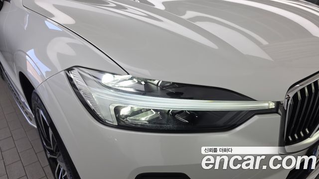 Volvo XC60 2023 — photo 8