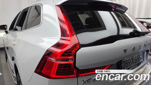 Volvo XC60 2023 — photo 9