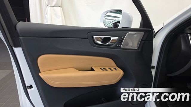 Volvo XC60 2023 — photo 14
