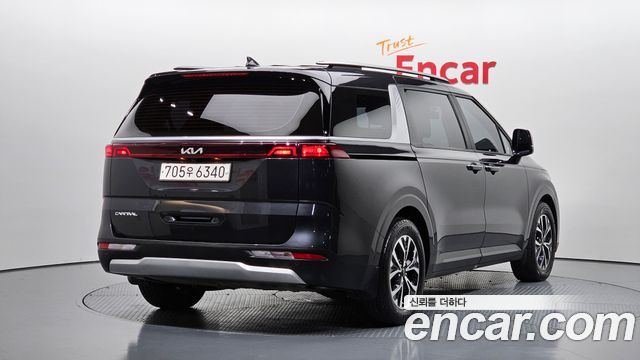 Kia Canival 2023 — photo 2