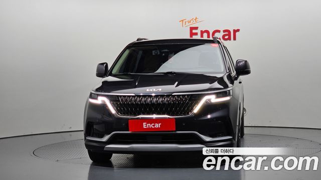 Kia Canival 2023 — photo 3