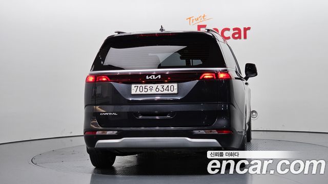 Kia Canival 2023 — photo 4