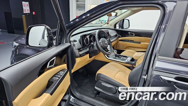 Kia Canival 2023 — photo 10
