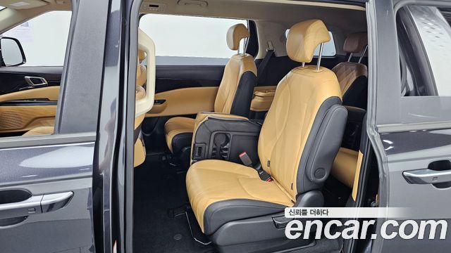 Kia Canival 2023 — photo 12